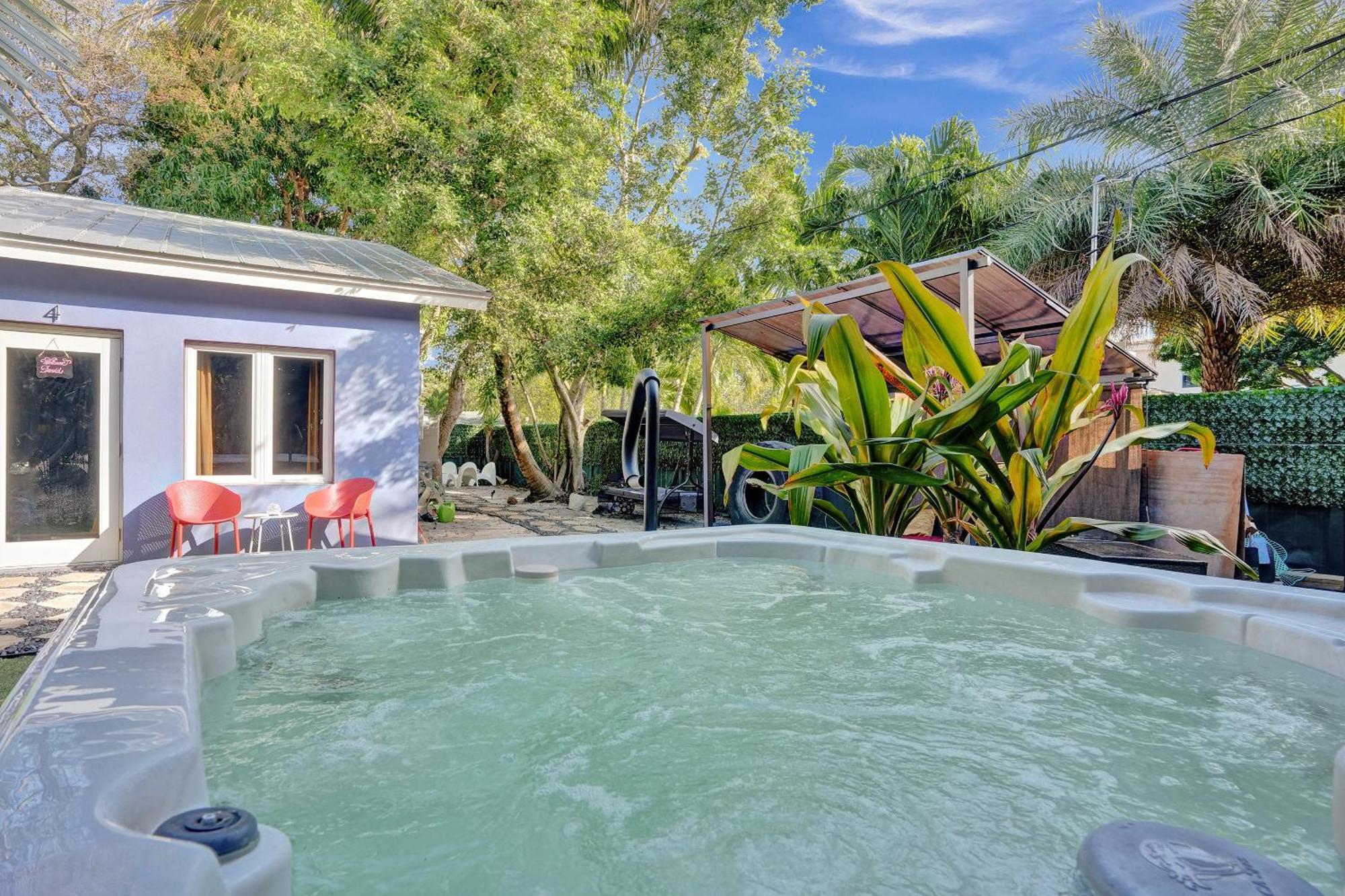 Kiki 3 - Men'S Clothing Optional Guest Houses Wilton Manors Экстерьер фото